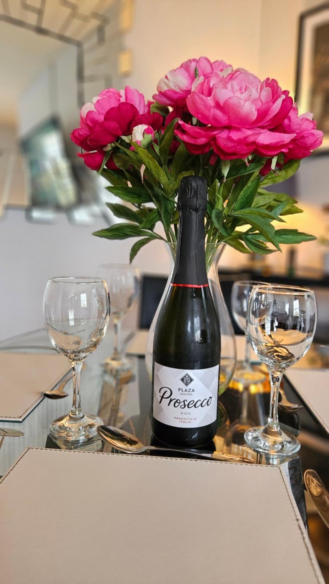 Bootham Court Grade II Duplex Apartment With Free Parking & Wi-Fi - Sleeps 2-6 People York Buitenkant foto