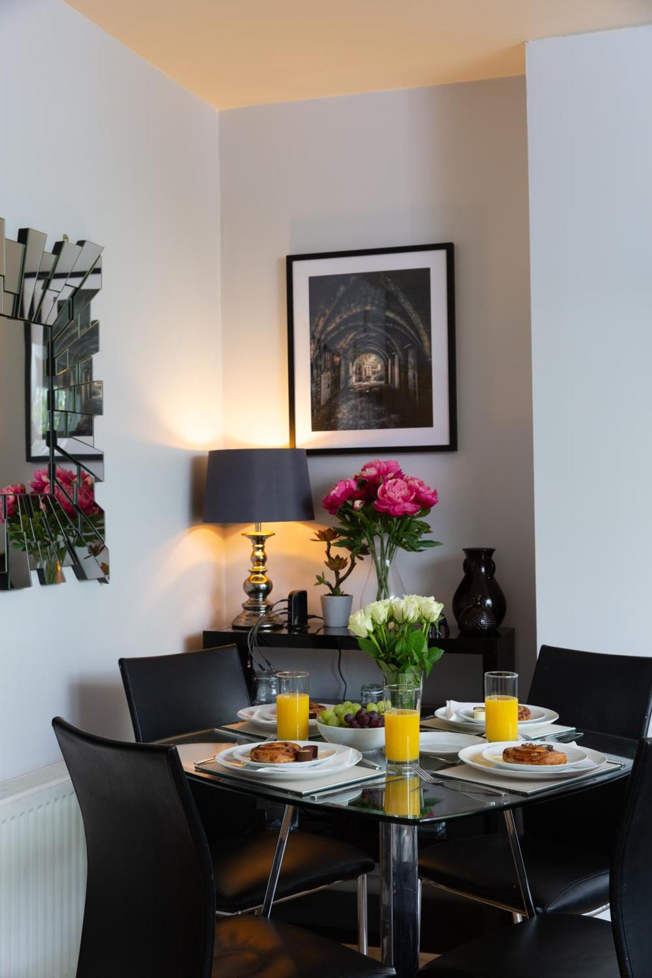 Bootham Court Grade II Duplex Apartment With Free Parking & Wi-Fi - Sleeps 2-6 People York Buitenkant foto